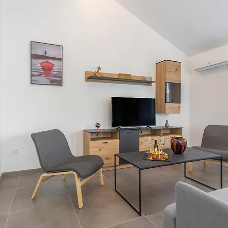 Apartment Stunning In With House Sea View Vrbnik