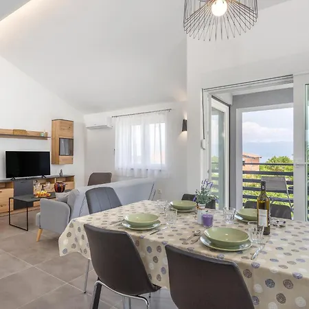 Apartment Stunning In With House Sea View Vrbnik