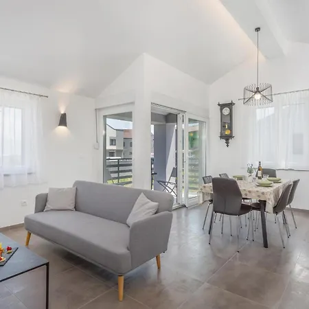 Stunning In With House Sea View