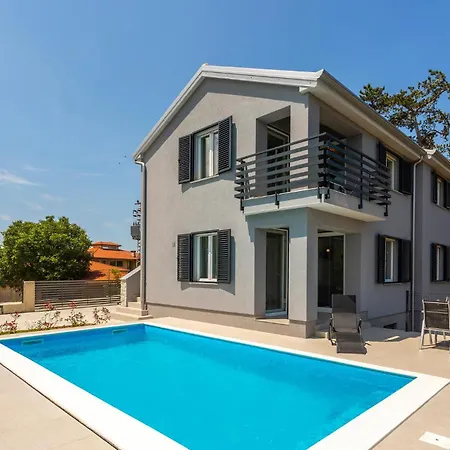 2 Bedroom In * Vrbnik (Primorje-Gorski Kotar)